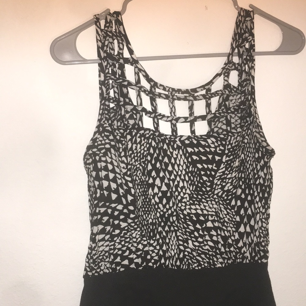 Dress - Picture 3 of 8